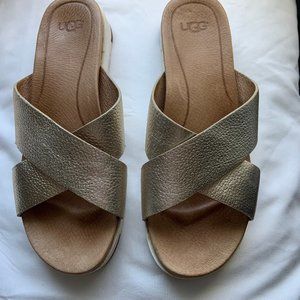 UGG KARI METALLIC SANDAL Size 8 (runs large)